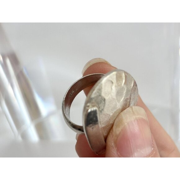 Modernist Hammered Sterling Silver Vintage Oval Shaped Minimalist Ring - sz 5.75 - Picture 5 of 10